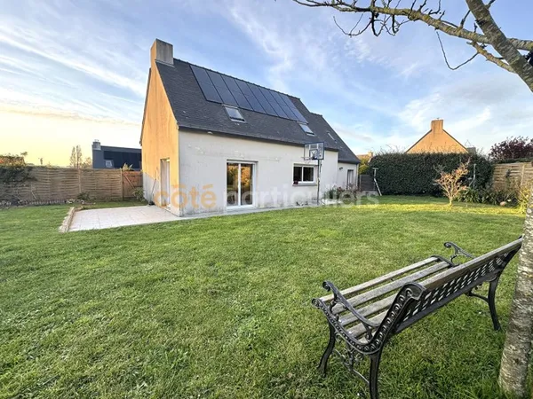 La Gouesnière, maison de type 6 avec terrasse et jardin
