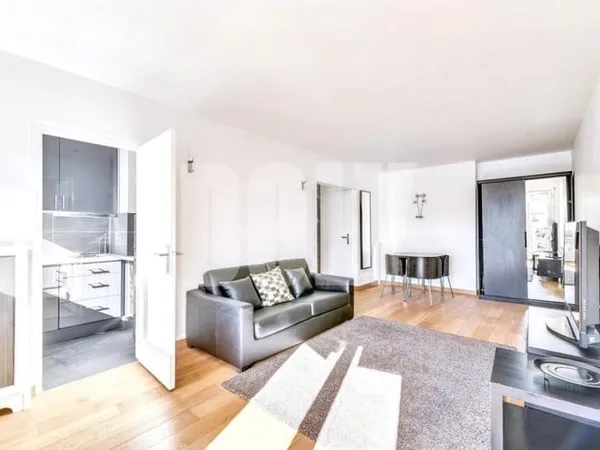 Saint Mandé- Studio 35m2 4eme étage avec balcon