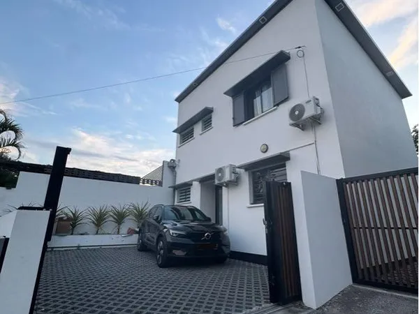 🏡 Villa F4 meublée - Étang-Salé-les-Hauts - 96 m² - Parking - Disponible 01/06/2026