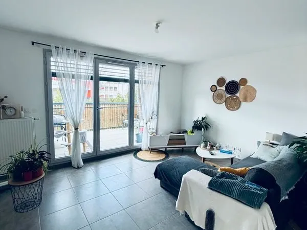 À vendre - Charmant 2 pièces avec terrasse à Vernaison