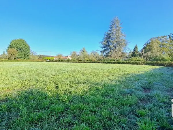 Terrain 2100 m²
