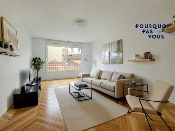 -SOUS OFFRE- Grand T3 à rénover Lyon 7e