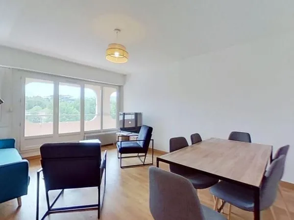 49 rue Professeur Patel Lyon 69009 - Chambre 3 - T6 Meublé - 390 €CC