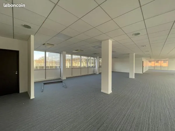 Local d'activité 540 m²