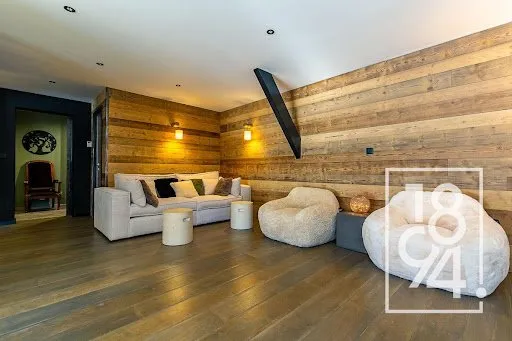 Maison 8 pièces 235 m²