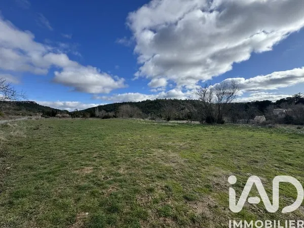 Terrain 2395 m²
