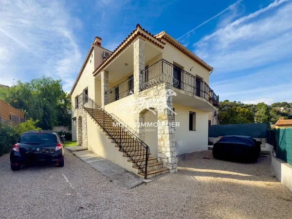 Maison 8 pièces 166 m²