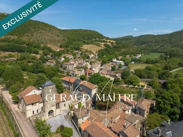 Maison de village 8 pièces avec cave et garage