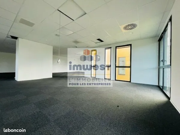 BUREAUX 221 m² RENNES