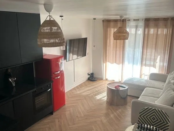 Magnifique studio entièrement refait