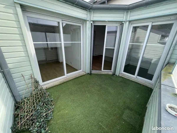 Appartement T2 avec balcon 46m2 résidence calme et sécurisée