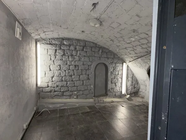 Loue caves saines ventilées aménagées