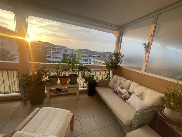 Beau 2P dernier étage avec terrasse, garage - résidence séc