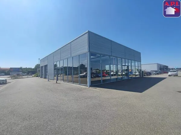 Commerce Location Pamiers  411m² 6001€