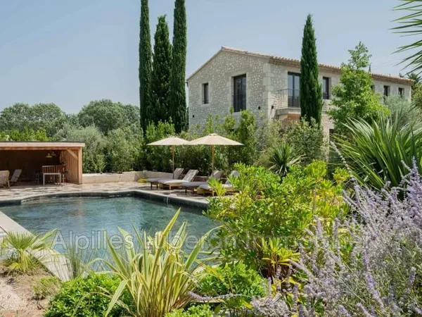 Maison 8 pièces 270 m²