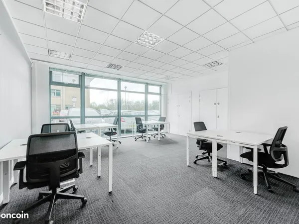 Bureau privé à louer pour 2 personnes à Strasbourg Tour Europe
