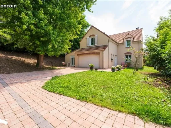 Maison 8 pièces 179 m²