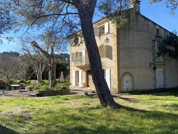 Maison 6 pièces 228 m²