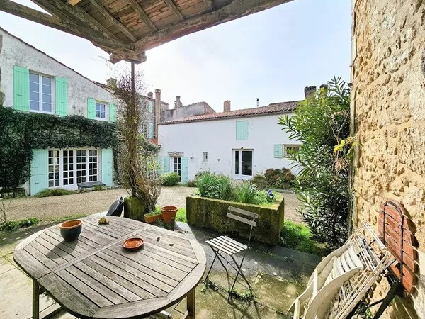 Maison 12 pièces 301 m²