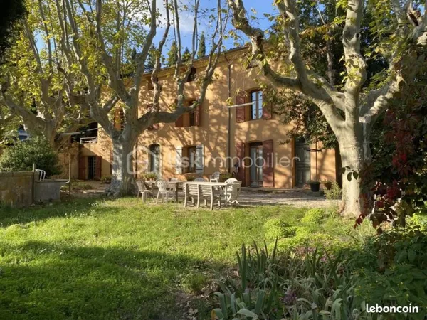 Maison 13 pièces 389 m²