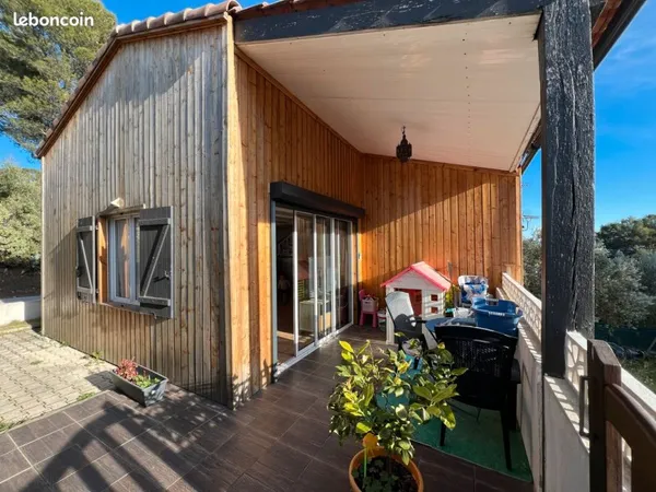 Le camp du castellet - chalet avec jardin - vue degagee