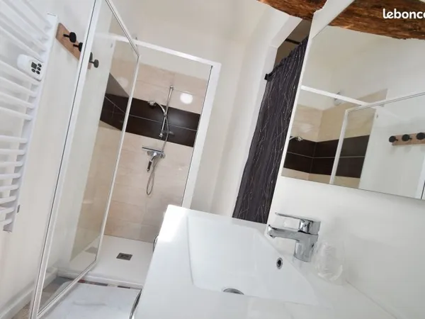 Loue t2 meuble centre ville 35m²