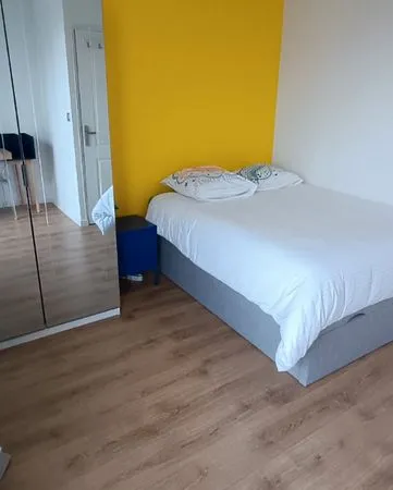 Belle chambre balcon en colocation filles