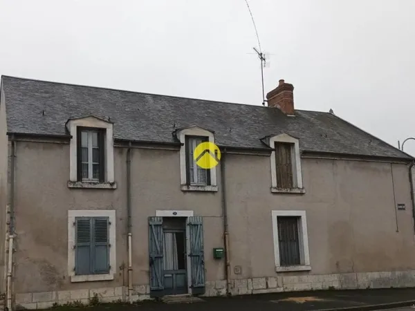 MAISON 120 M2 COUR ET GARAGES