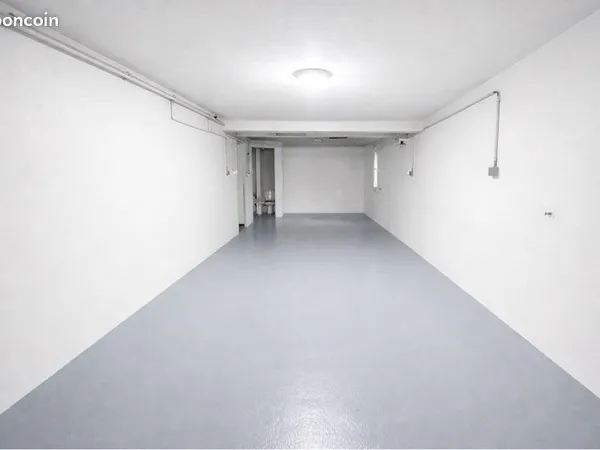 À louer Box de stockage à Brioude 34 M2 m