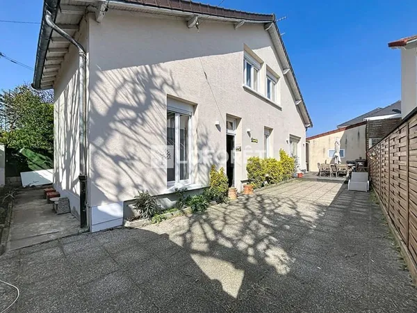 Maison familiale de 4 chambres à deux pas de la Seine, des commerces et écoles
