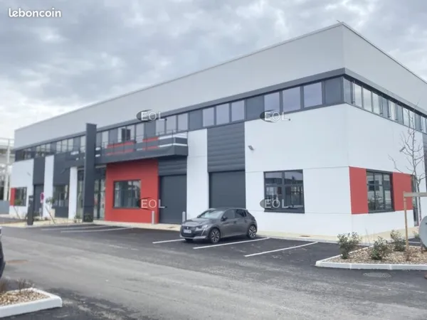 Local d'activité 424 m²