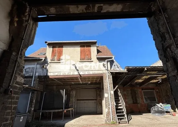 IMMEUBLE DE RAPPORT A RENOVER GENNEVILLIERS VILLAGE
