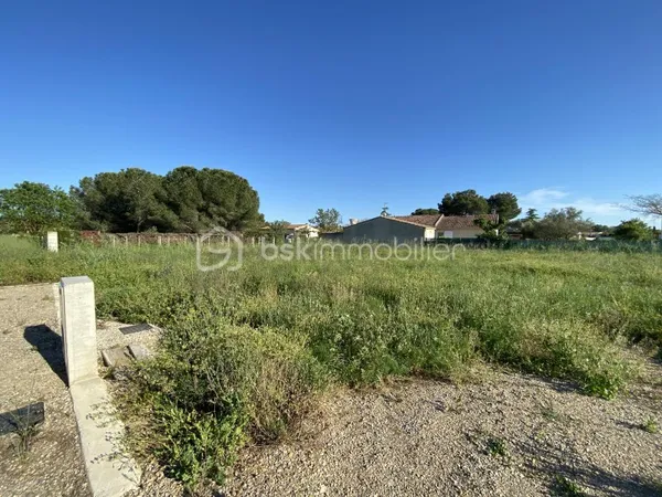 Terrain 599 m²