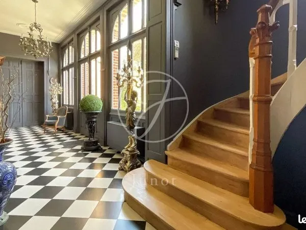 Maison 11 pièces 480 m²