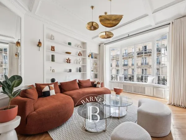 OFF-MARKET - Superbe appartement Art Nouveau - 3 chambres - Triple exposition
