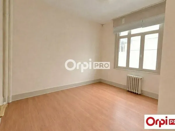 Local professionnel 127 m²