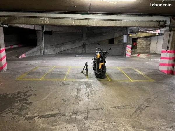 🅿️🏍️🛵 Location PLACE Parking Moto / Scooter / Vélo cargo