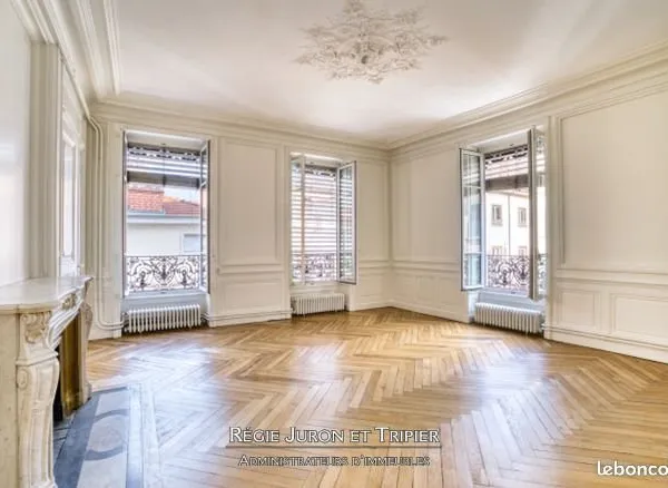 Appartement 8 pièces 221 m²