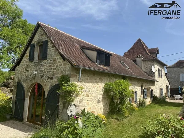 Superbe ensemble en pierres avec terrain et piscine - Secteur Figeac