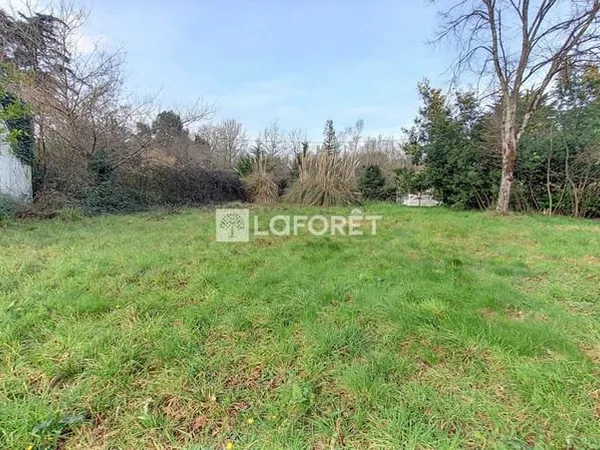 SARZEAU - Terrain constructible de 1600 m2