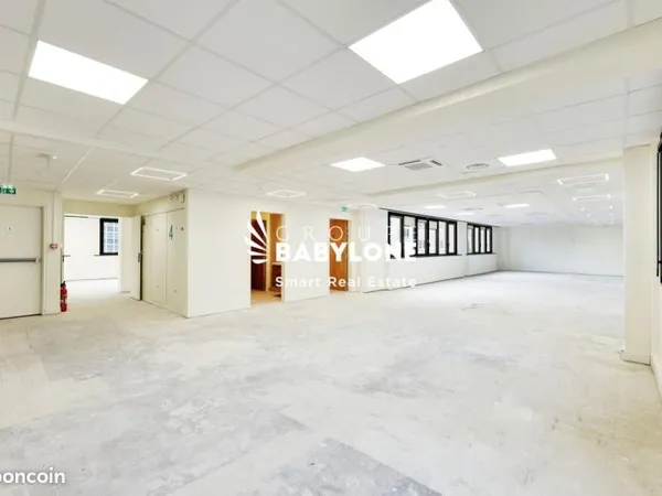 Bureau 273 m²