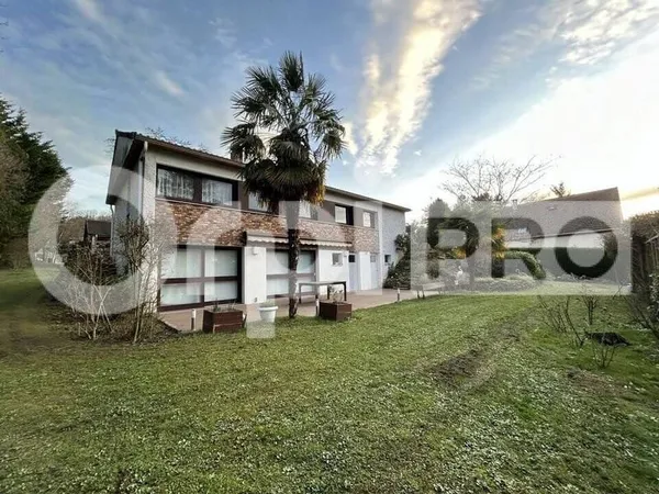 Local commercial 765 m²