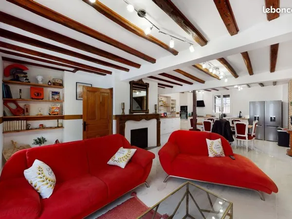 Casa Cesaria / Colocation