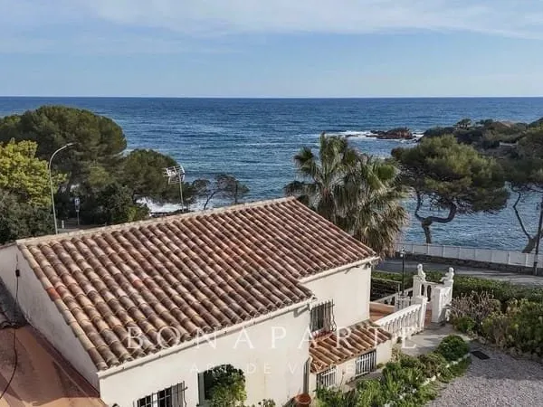ROQUEBRUNE-SUR-ARGENS - VILLA VUE MER PANORAMIQUE - À 10 MÈTRES DE LA PLAGE