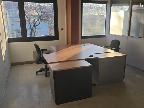 Bureaux privatifs 15 à 50 m² — Charges & parking inclus — Villeneuve-la-Garenne (92)