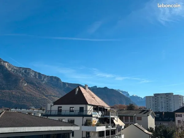 ANNECY entre les Galeries et le Lac spacieux appartement 111 m2 en étage