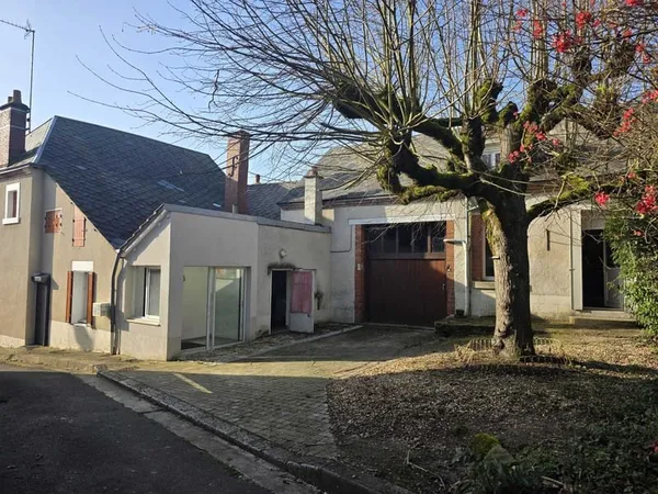 SOUS OFFRE D'ACHAT - Ensemble immobilier de 2 maisons, garages avec 1ha02a33ca de terrain