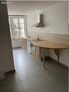 T2 rénové 2021 - Prestations modernes - Centre ville Chaumont - 28 m² - Charges incluses