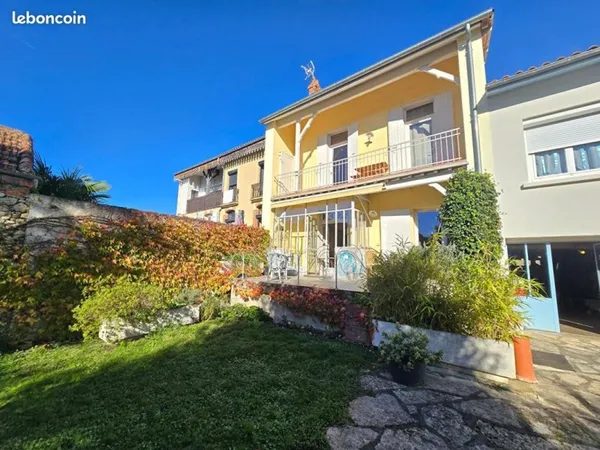 Maison de ville 8 pièces 170 m²
