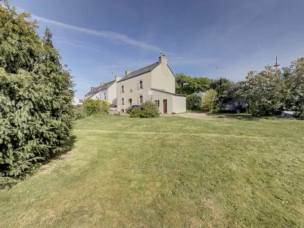 Maison de bourg avec jardin et potentiel constructible La